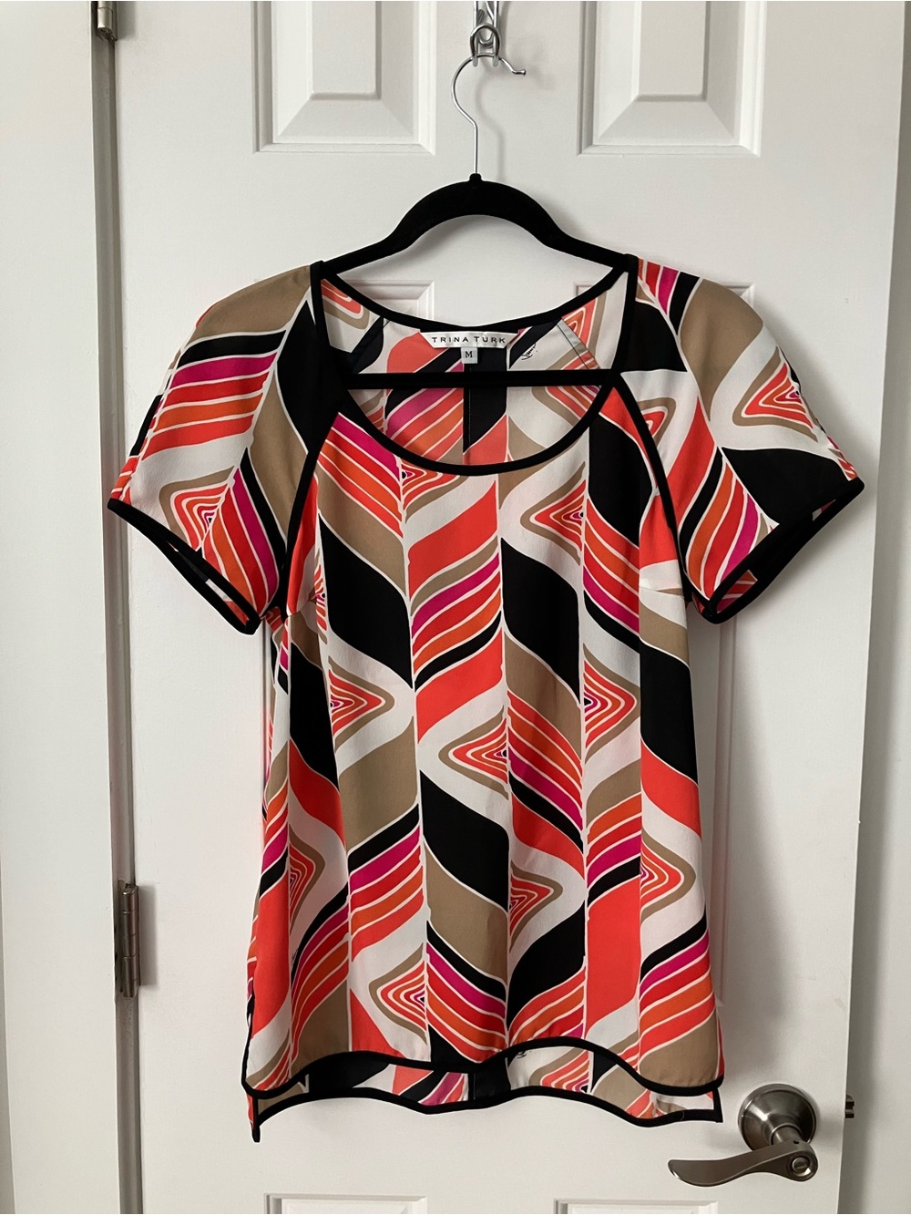 Trina Turk Pink Coral Black Tan Wave-Print Short Sleeve Top